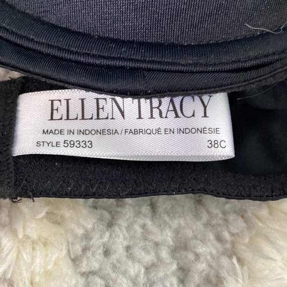 Beautiful black bra - Picture 2 of 3